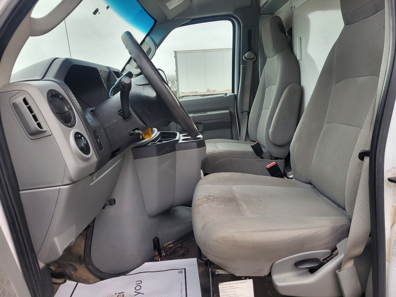 2019 Ford E450 Super Duty photo 2