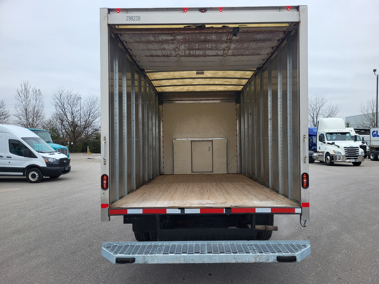 2019 Ford E450 Super Duty photo 6